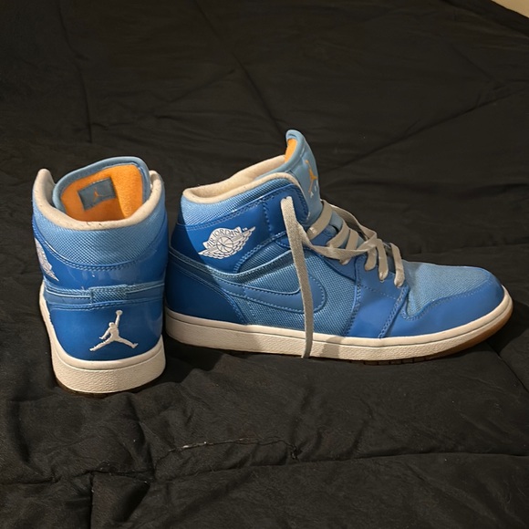 Baby blue Jordan’s - Picture 1 of 1